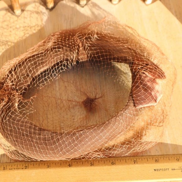 Vintage Mink Fur Pillbox Hat Bow Mesh Net Veiling Party Antique Boxed - Picture 8 of 12